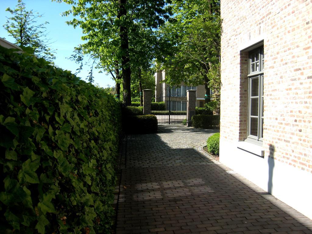 Under Oaks Hotell Westmalle Exteriör bild