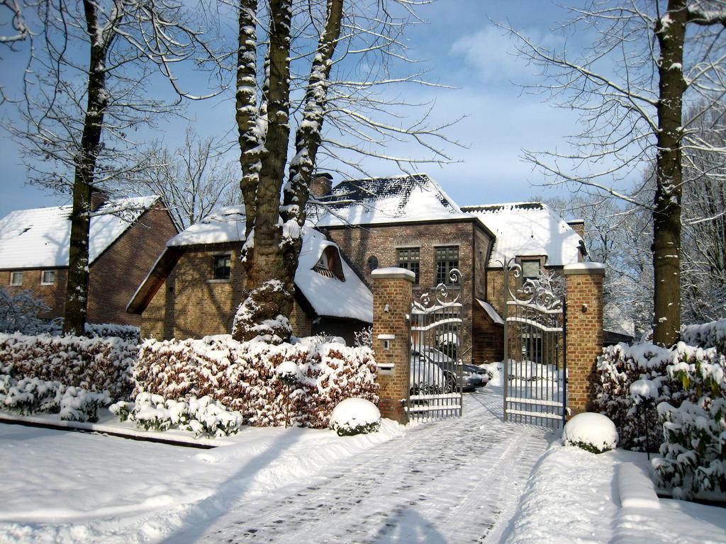 Under Oaks Hotell Westmalle Exteriör bild