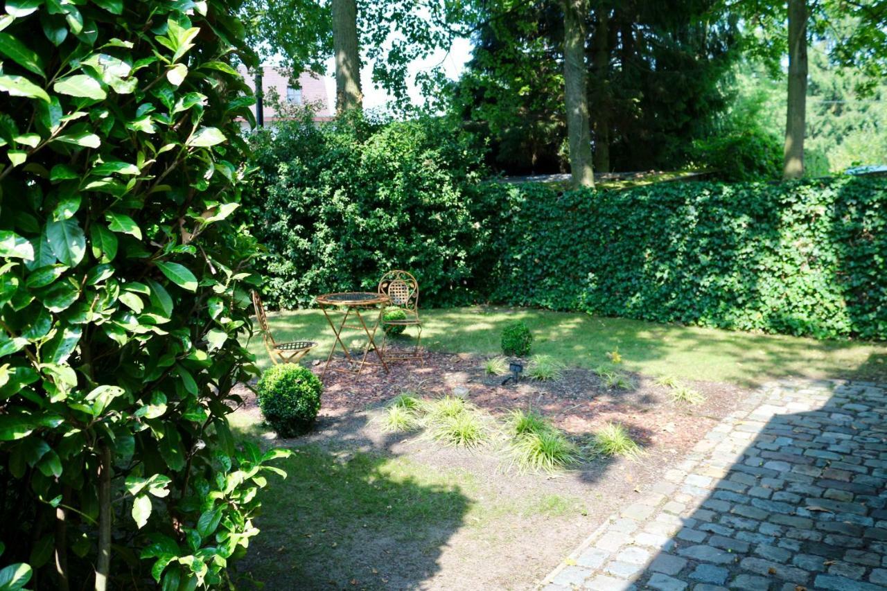 Under Oaks Hotell Westmalle Exteriör bild
